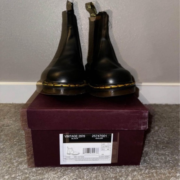 Women’s 11 Doc Martens - Picture 5 of 5